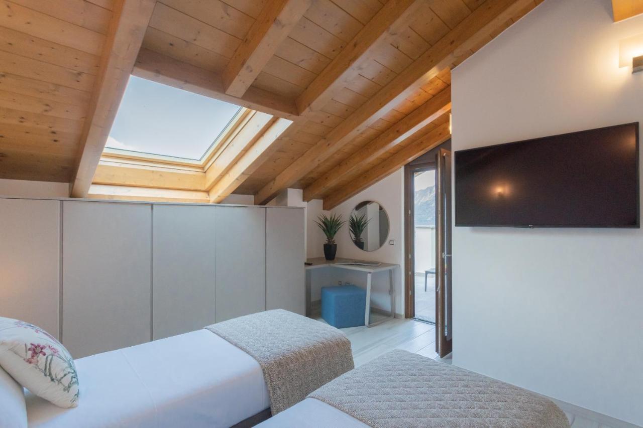 Dream Lake Apartments Lake View - Private Beach By Rent All Como Lezzeno Exterior foto